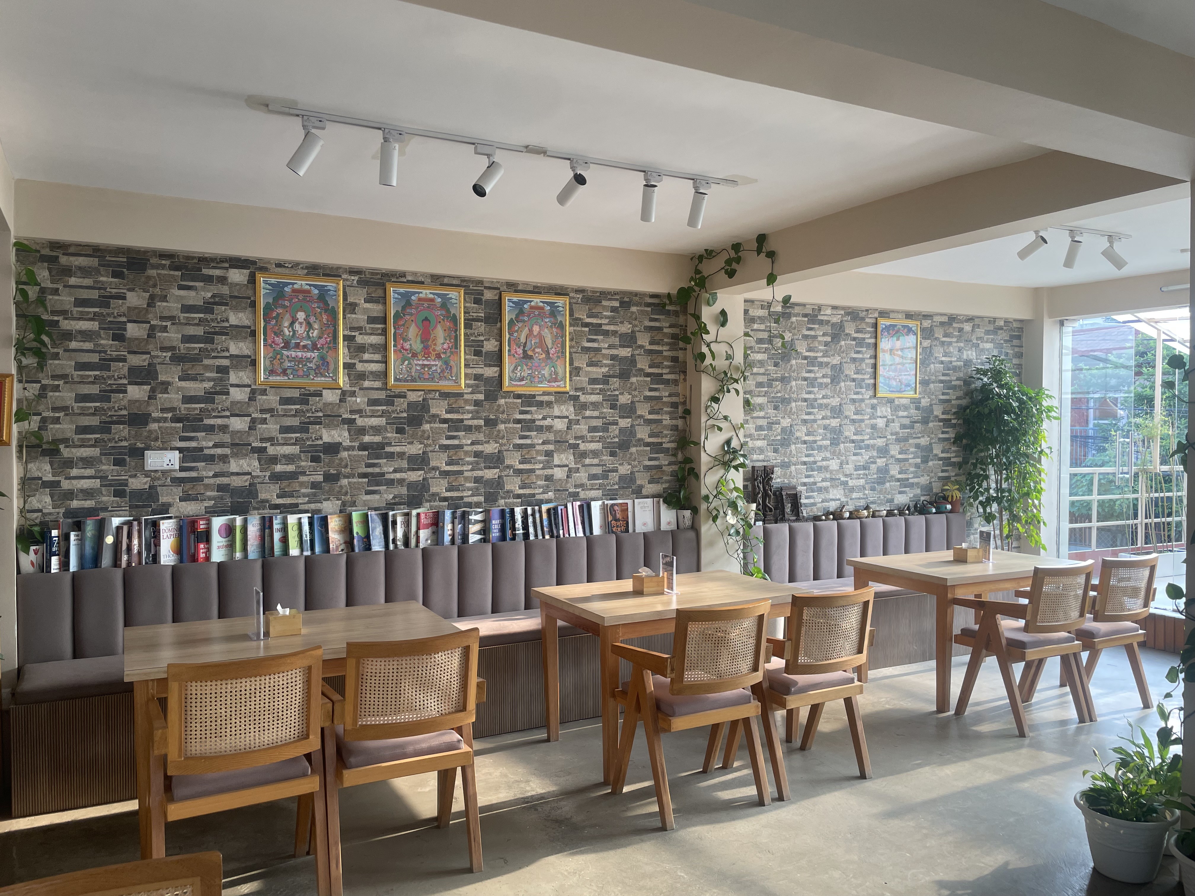 Kund Coffee Indoor Library Workspace